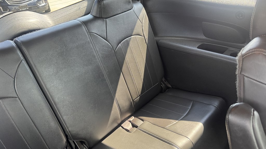 Photo 26 of this BUICK ENCLAVE