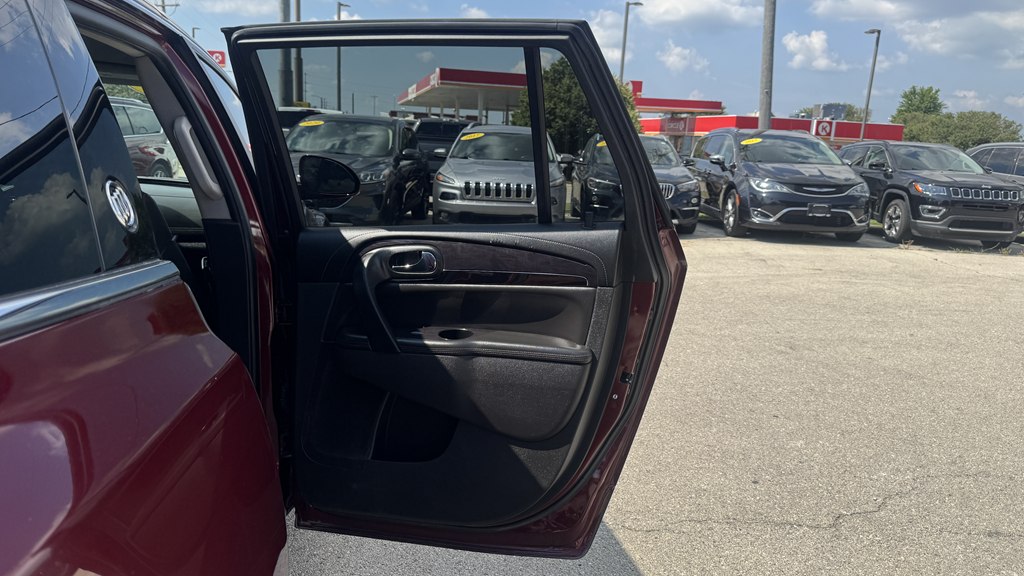 Photo 24 of this BUICK ENCLAVE
