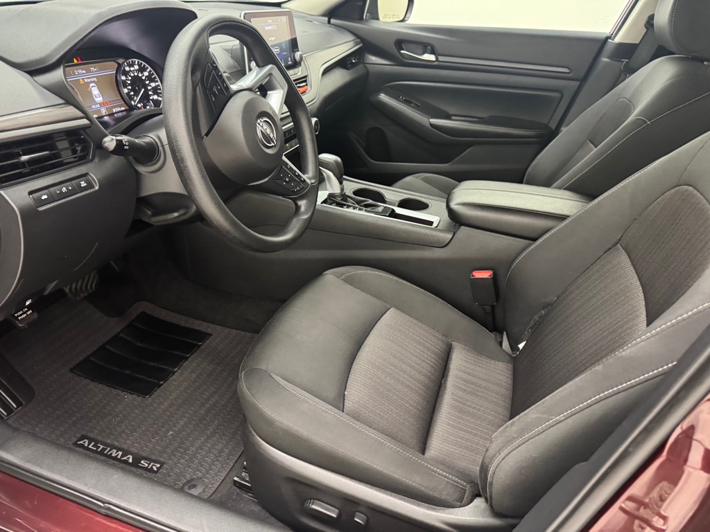 Photo 23 of this NISSAN ALTIMA