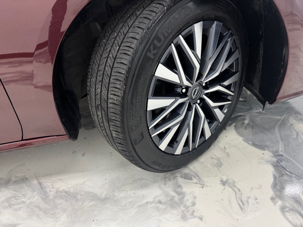 Photo 10 of this NISSAN ALTIMA
