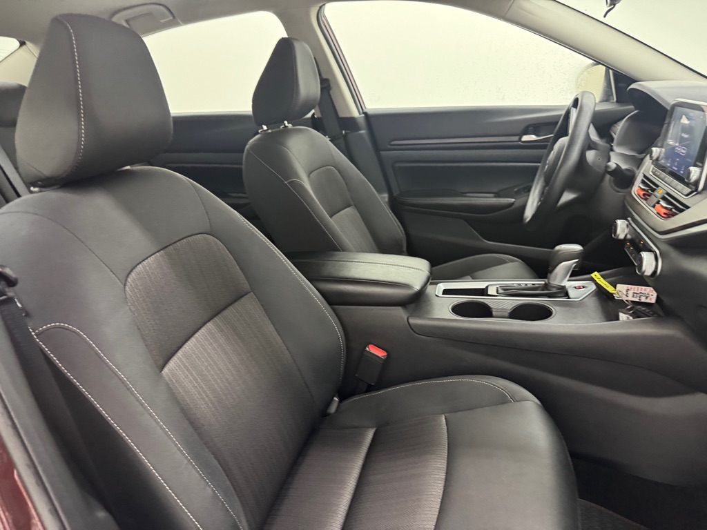 Photo 14 of this NISSAN ALTIMA