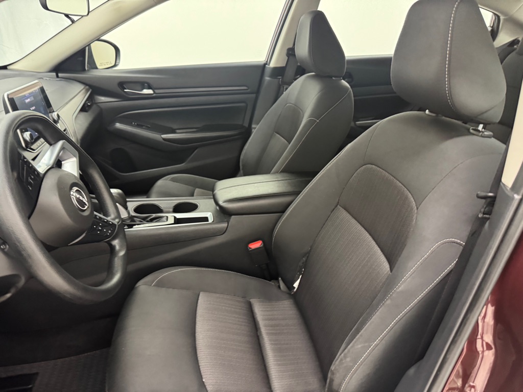 Photo 24 of this NISSAN ALTIMA