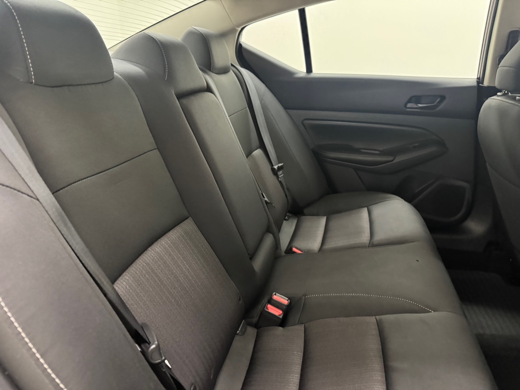 Photo 17 of this NISSAN ALTIMA