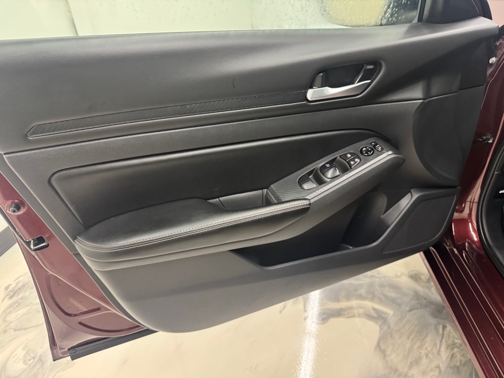 Photo 22 of this NISSAN ALTIMA