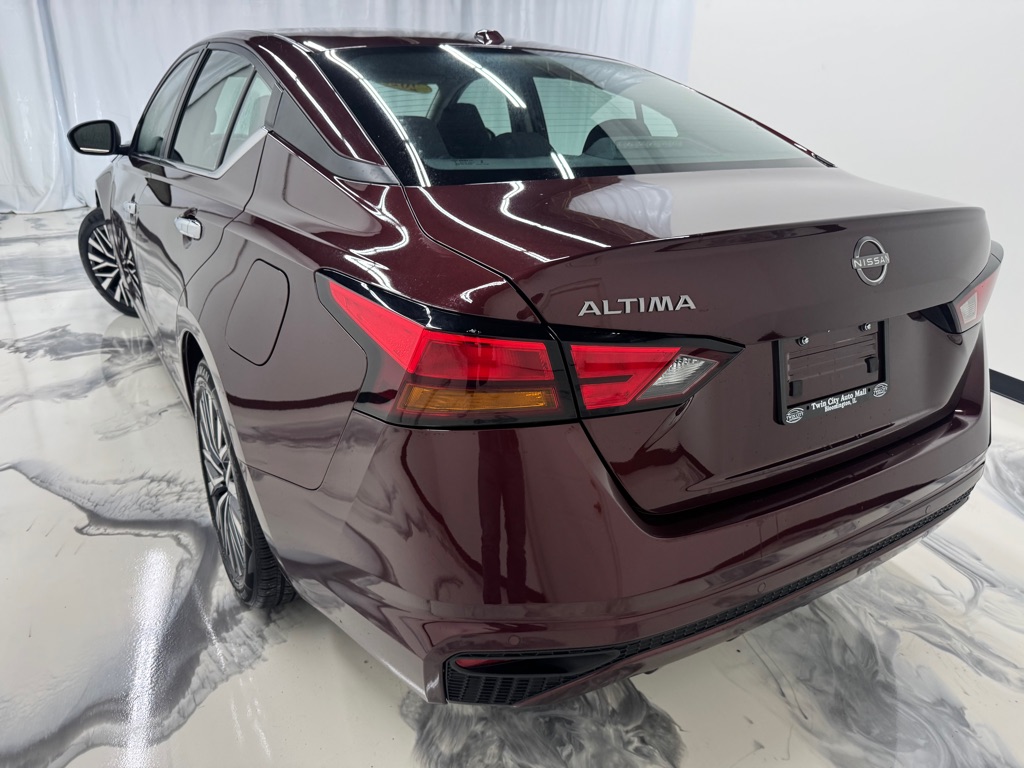 Photo 6 of this NISSAN ALTIMA