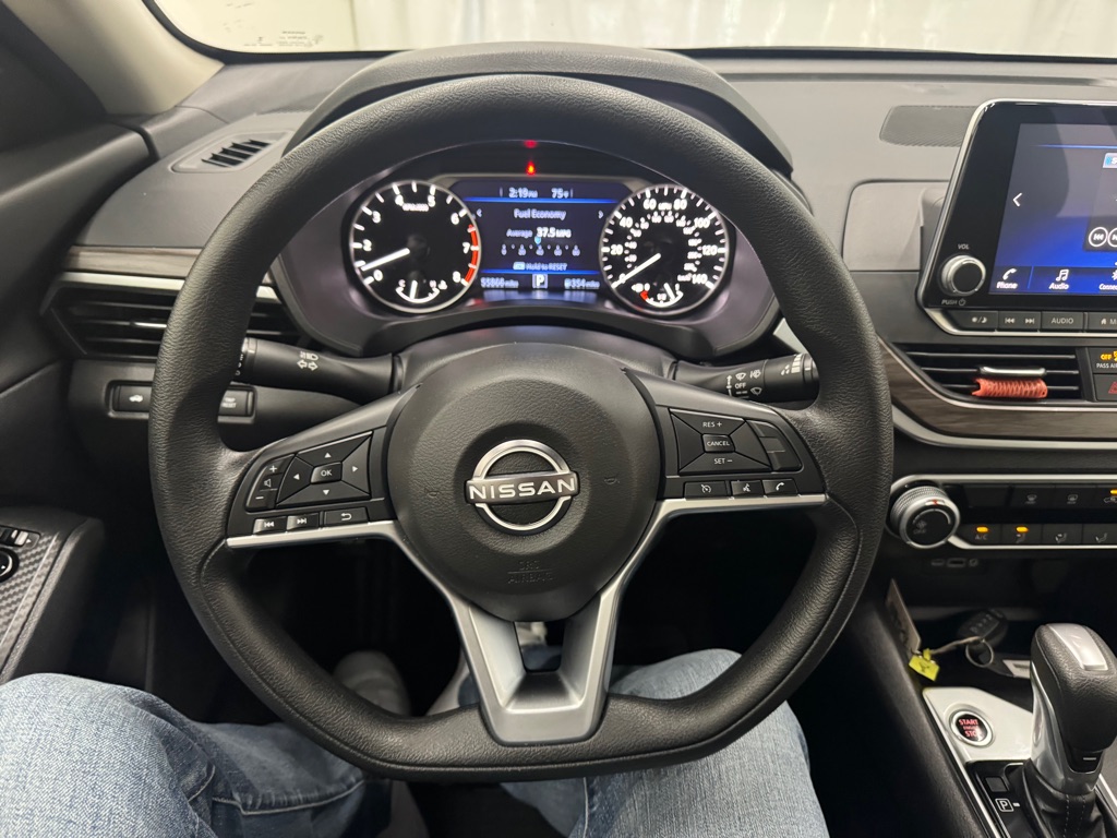 Photo 26 of this NISSAN ALTIMA