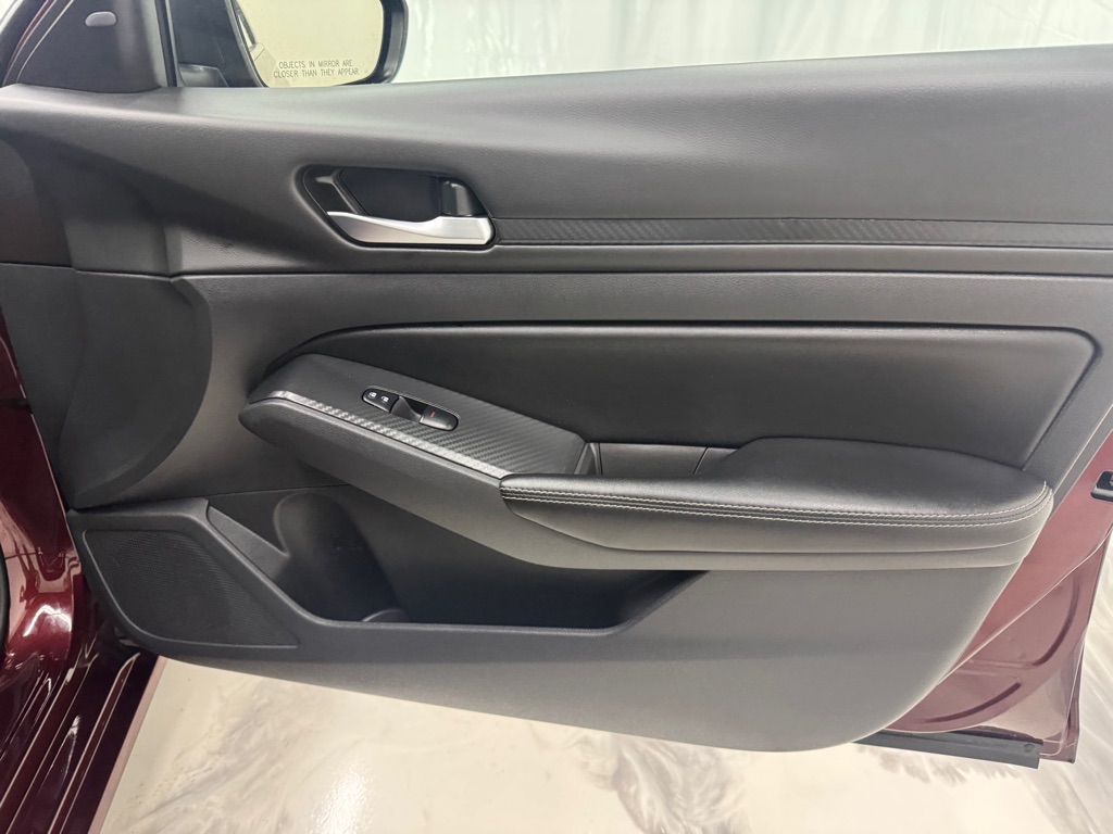 Photo 12 of this NISSAN ALTIMA