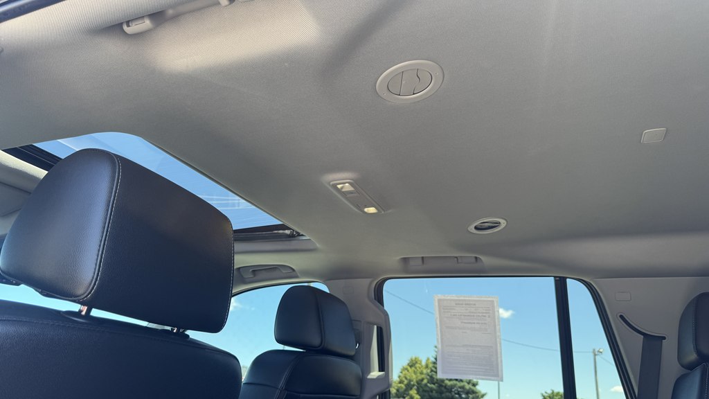 Photo 26 of this CHEVROLET TAHOE