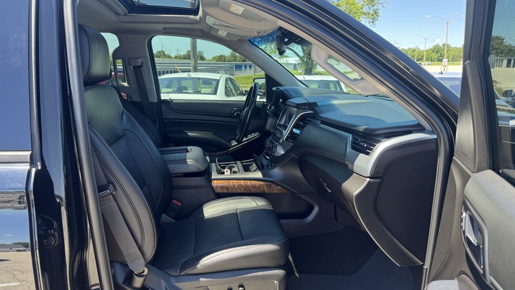 Photo 33 of this CHEVROLET TAHOE