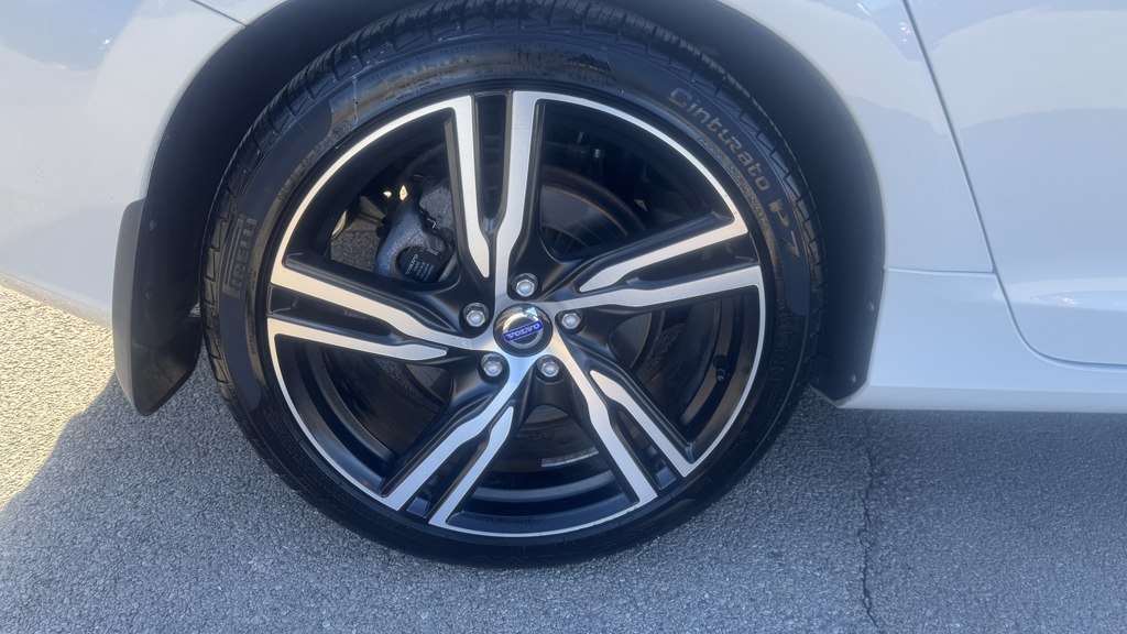 Photo 13 of this VOLVO V60
