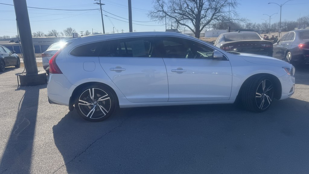 Photo 9 of this VOLVO V60