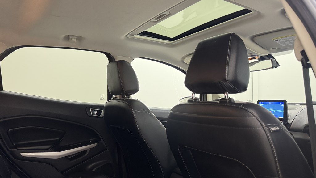 Photo 25 of this FORD ECOSPORT