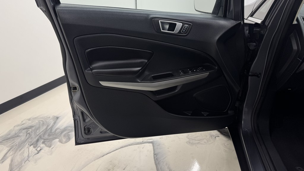 Photo 13 of this FORD ECOSPORT