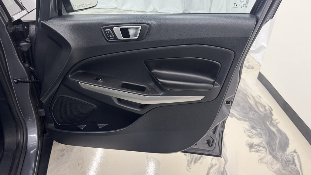 Photo 26 of this FORD ECOSPORT