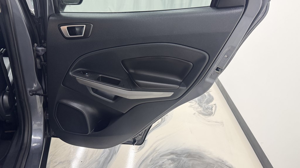 Photo 23 of this FORD ECOSPORT