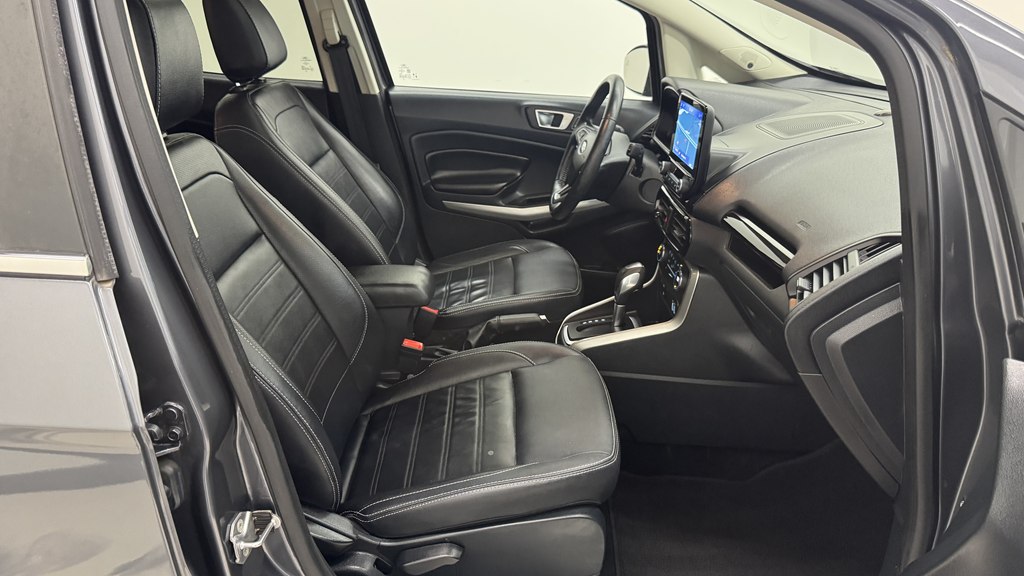 Photo 28 of this FORD ECOSPORT