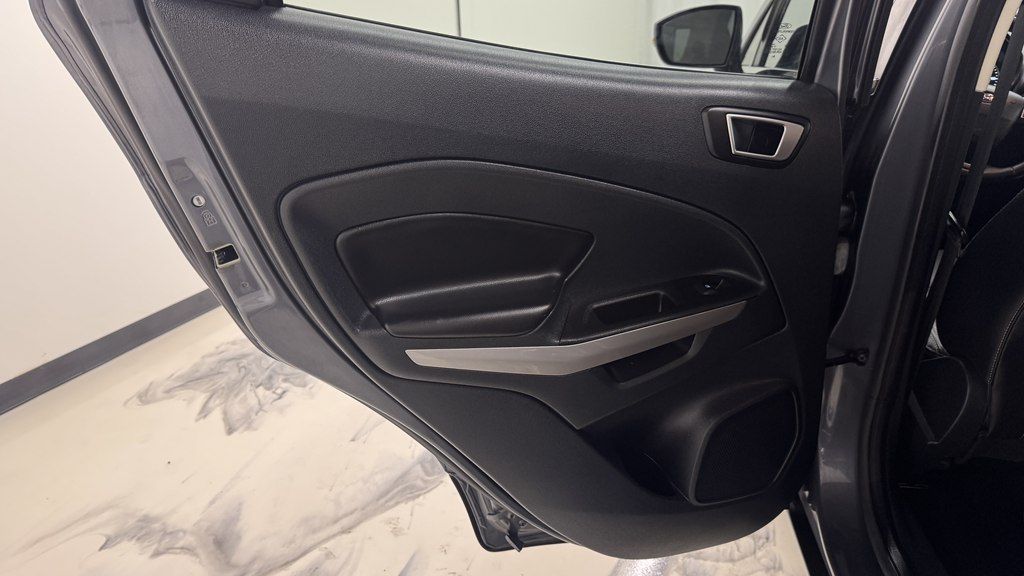 Photo 20 of this FORD ECOSPORT