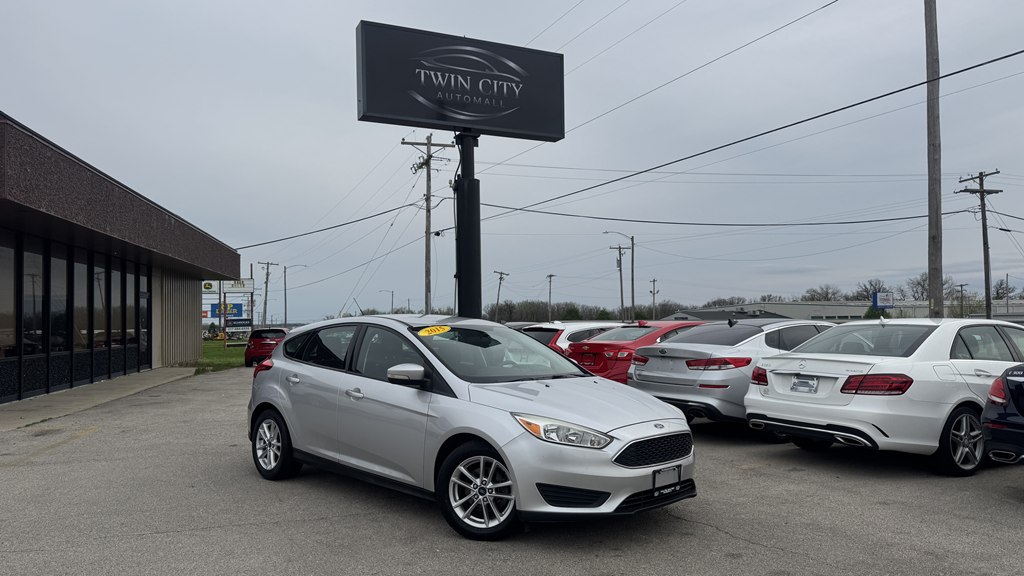 2015 Ford Focus 5 Door Hatch SE's photo