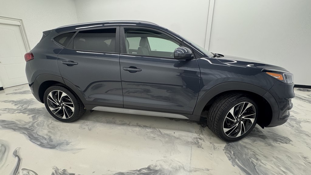 Photo 10 of this HYUNDAI TUCSON