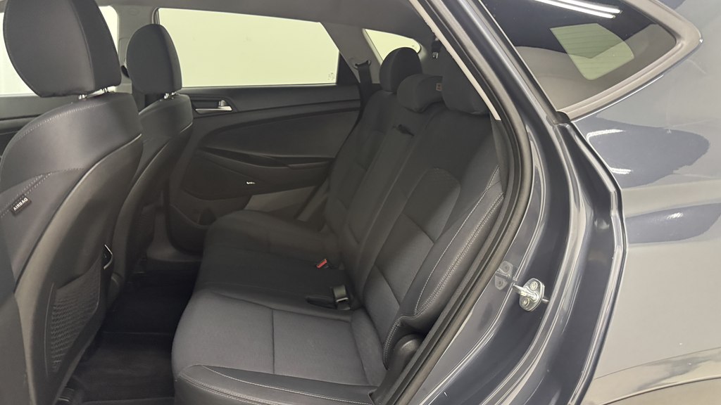 Photo 22 of this HYUNDAI TUCSON