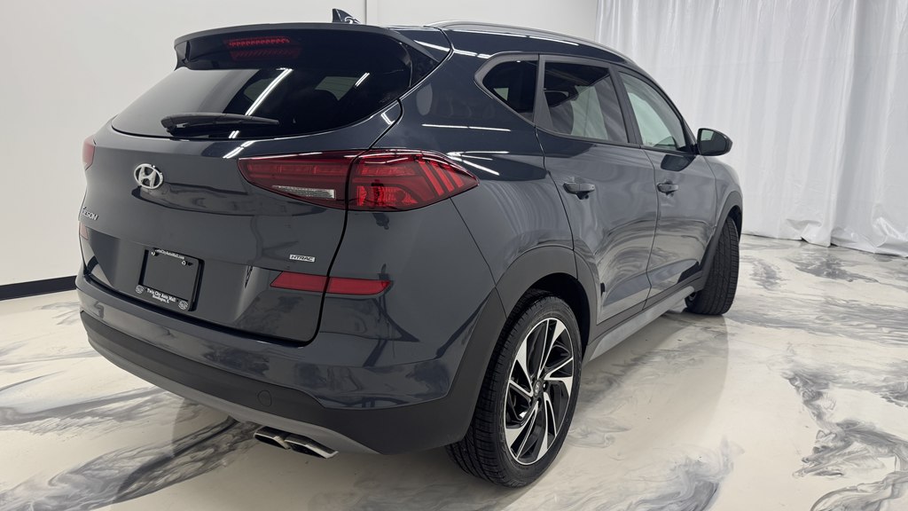 Photo 9 of this HYUNDAI TUCSON