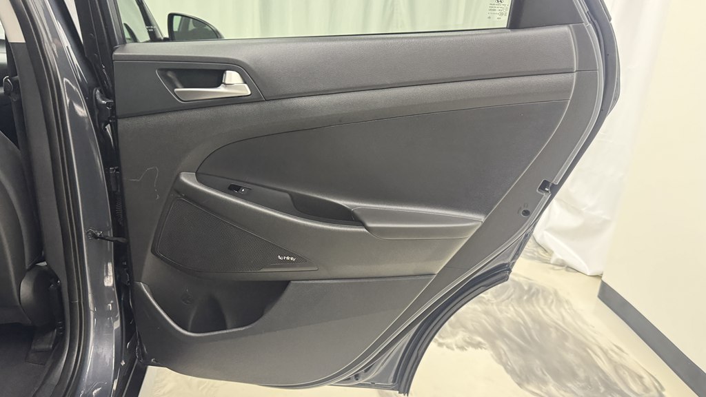 Photo 24 of this HYUNDAI TUCSON