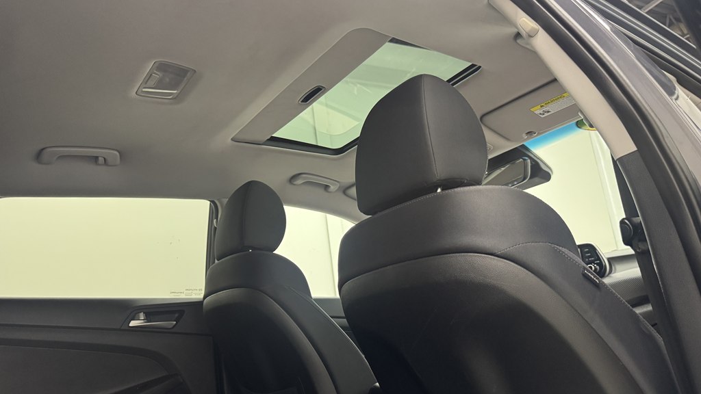 Photo 26 of this HYUNDAI TUCSON