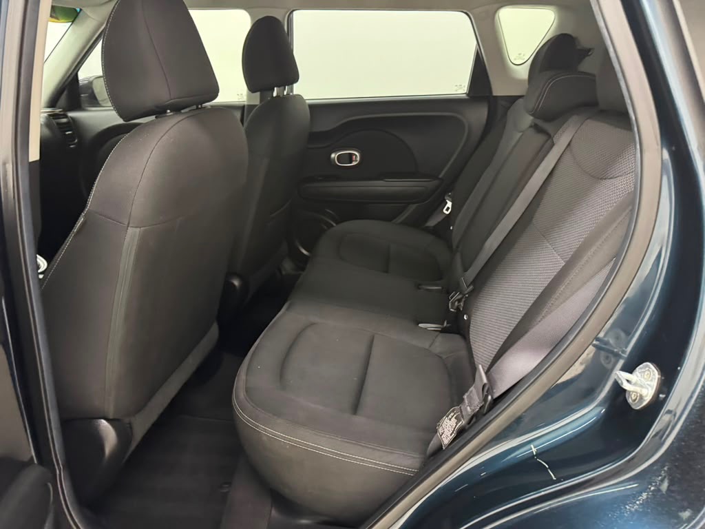 Photo 21 of this KIA SOUL