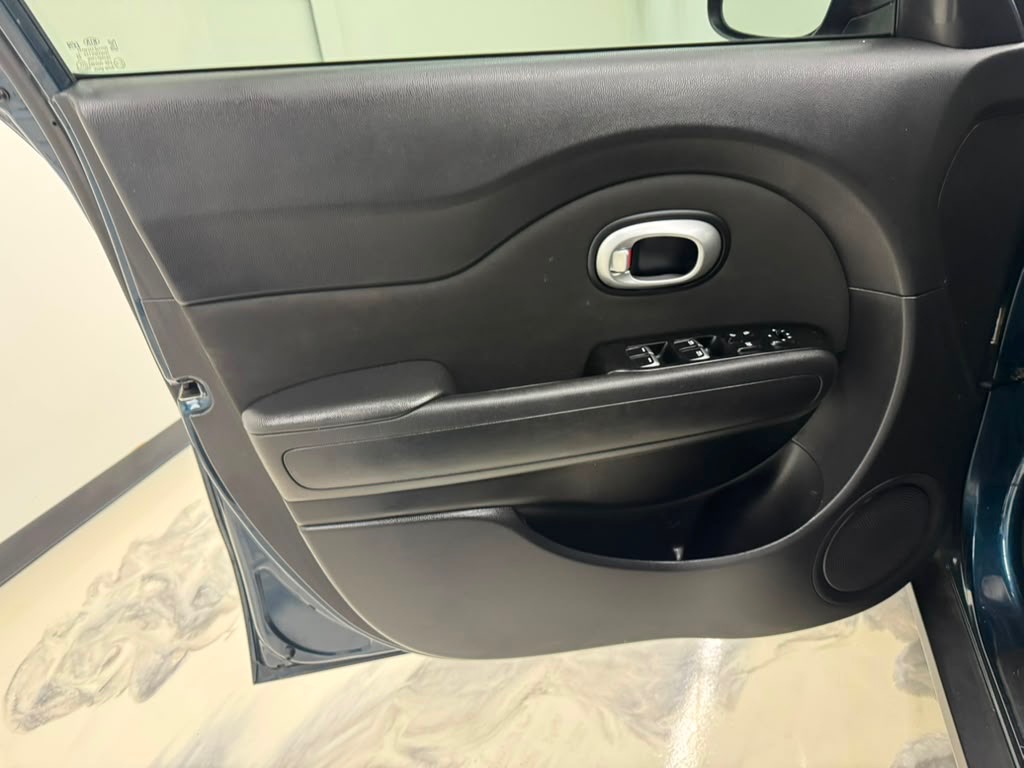 Photo 22 of this KIA SOUL