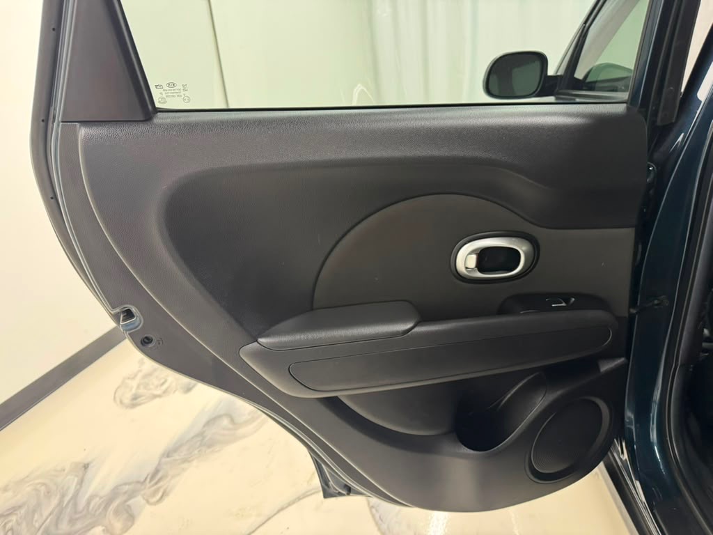 Photo 18 of this KIA SOUL