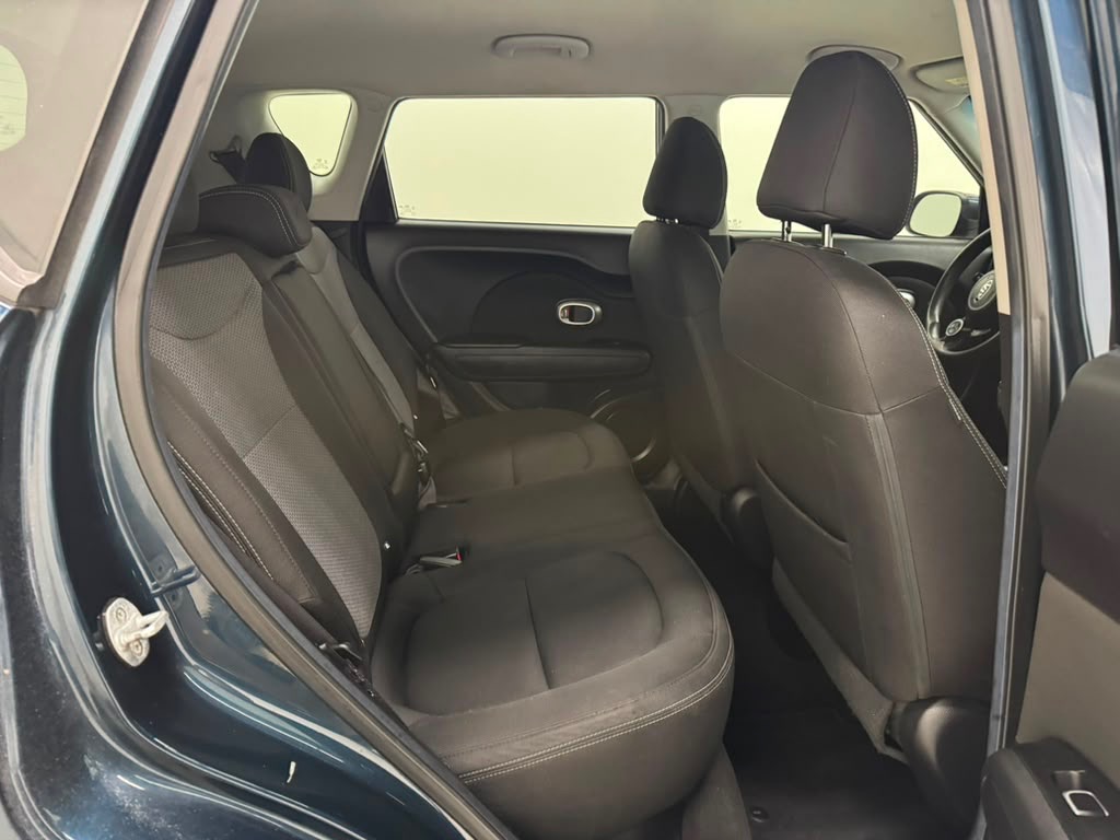 Photo 17 of this KIA SOUL