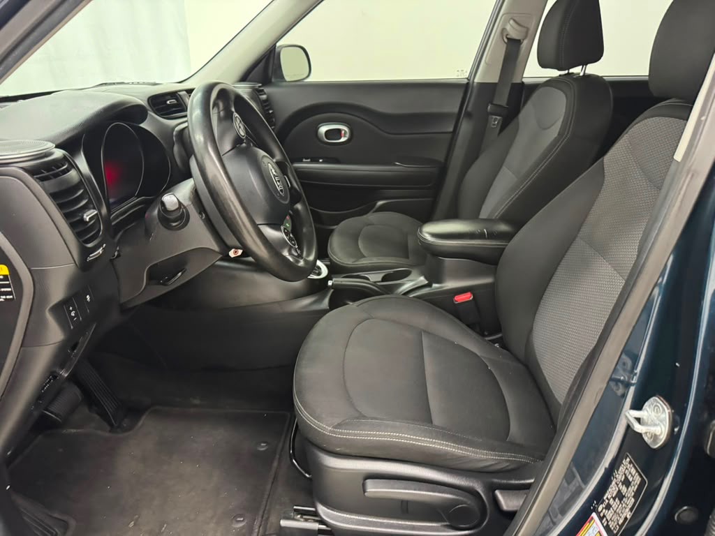 Photo 23 of this KIA SOUL