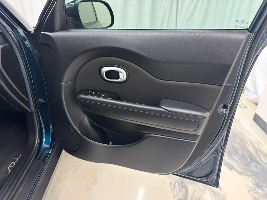 Photo 13 of this KIA SOUL