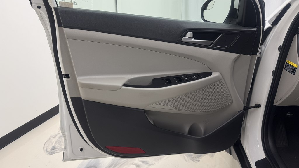 Photo 13 of this HYUNDAI TUCSON