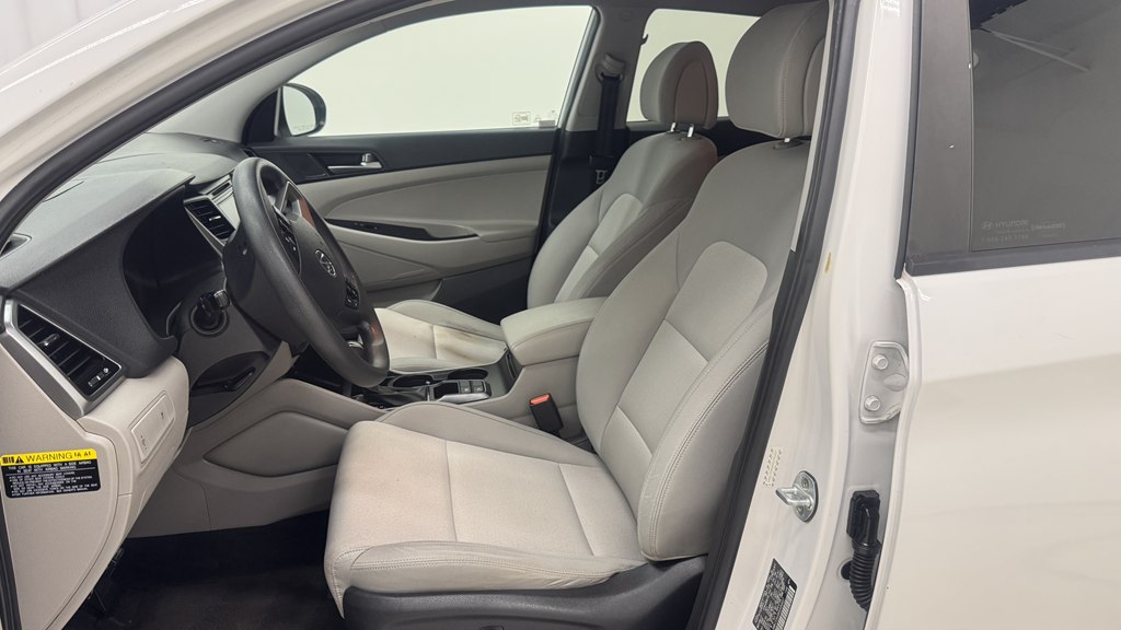 Photo 15 of this HYUNDAI TUCSON