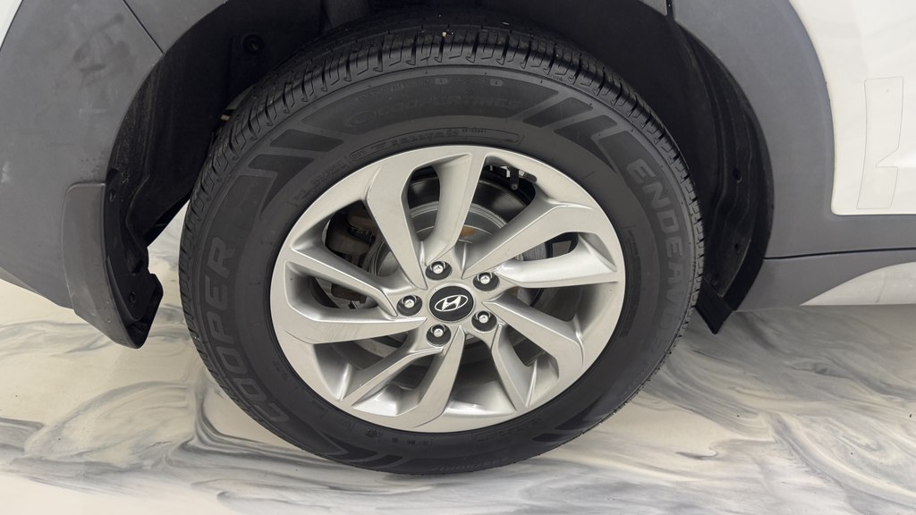 Photo 12 of this HYUNDAI TUCSON