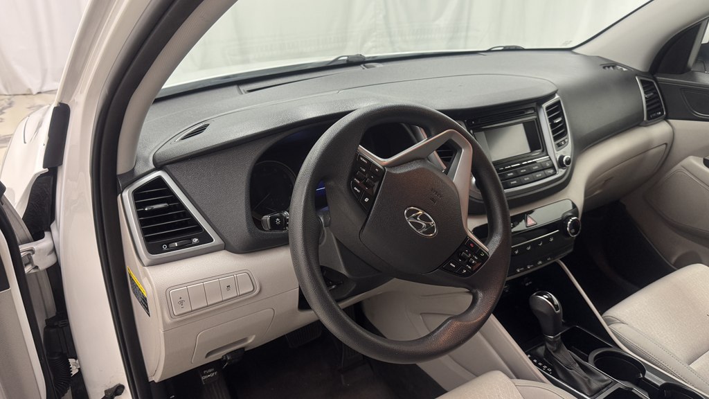 Photo 14 of this HYUNDAI TUCSON