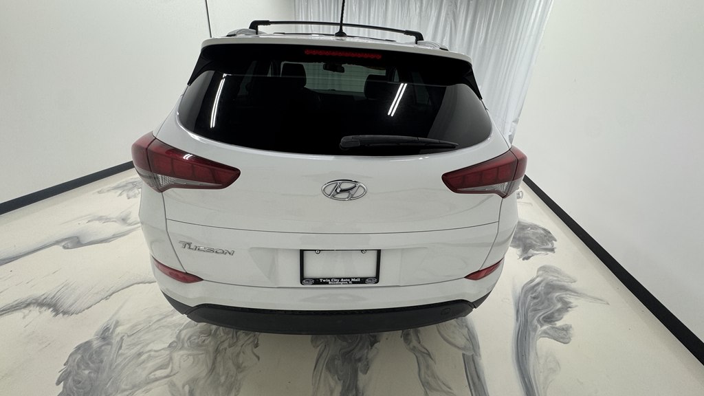 Photo 7 of this HYUNDAI TUCSON