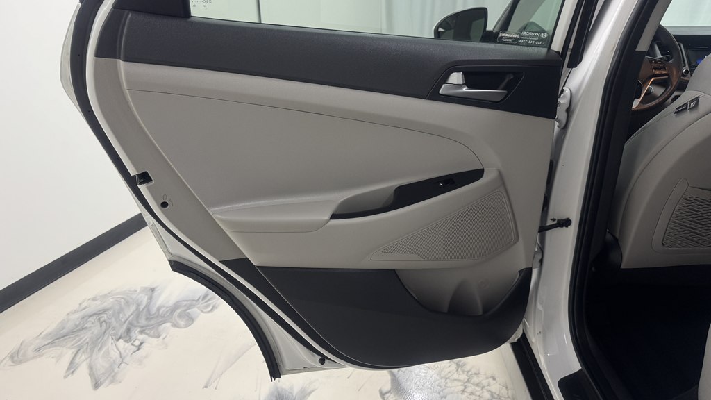 Photo 20 of this HYUNDAI TUCSON