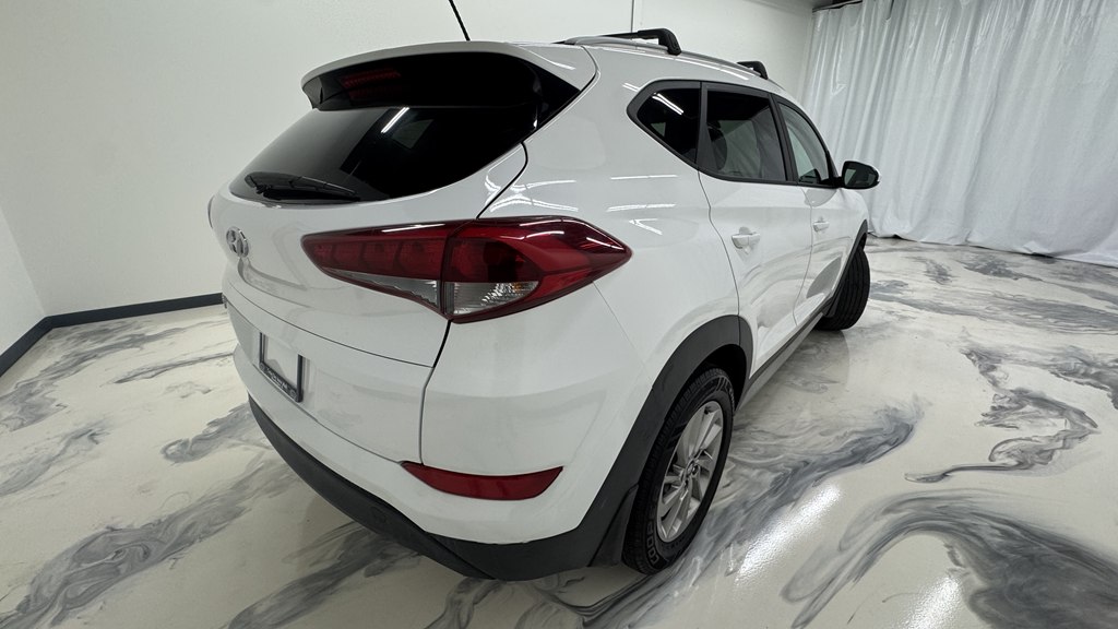Photo 8 of this HYUNDAI TUCSON