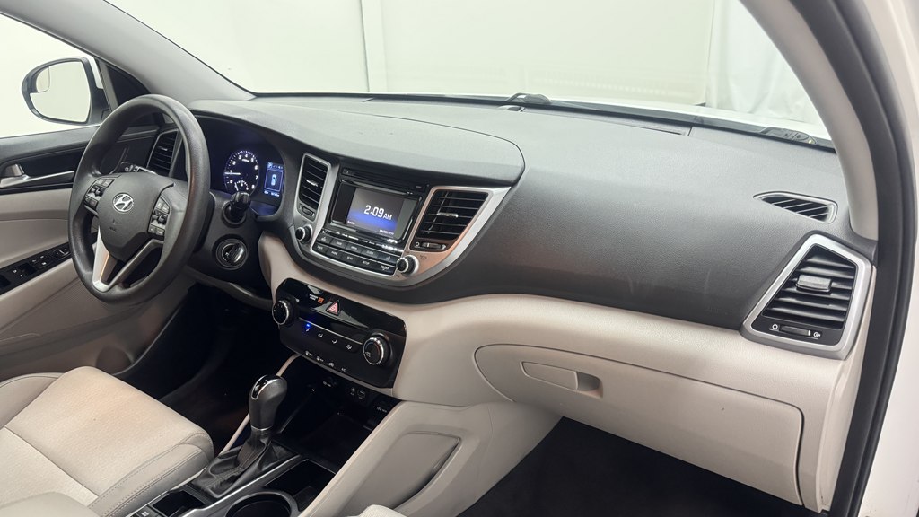 Photo 26 of this HYUNDAI TUCSON