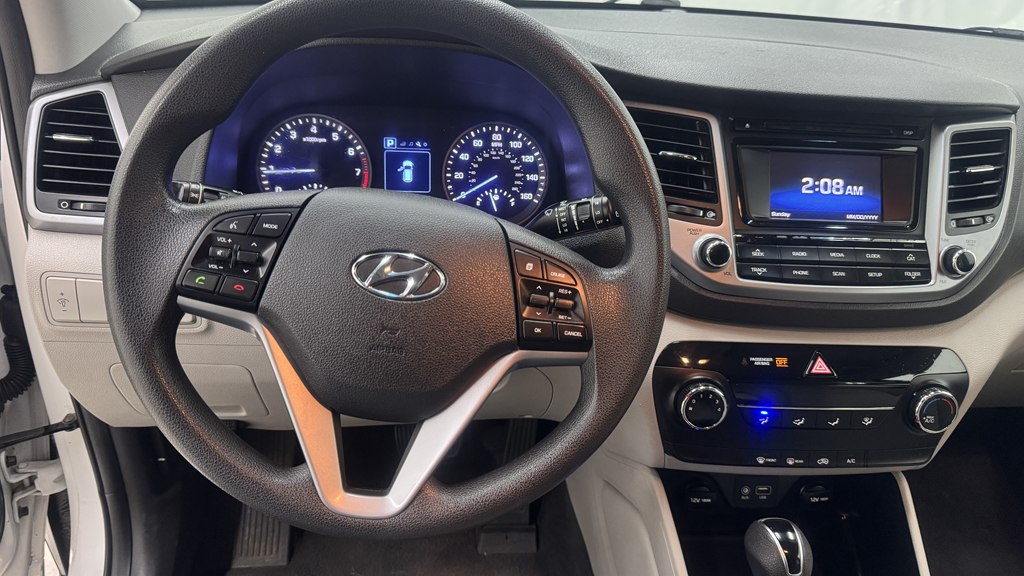 Photo 16 of this HYUNDAI TUCSON