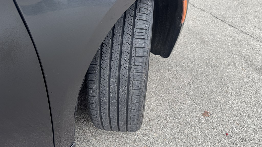 Photo 12 of this CHRYSLER PACIFICA