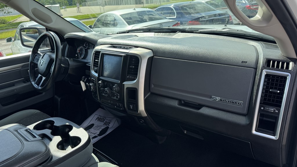 Photo 27 of this RAM 1500 CLASSIC