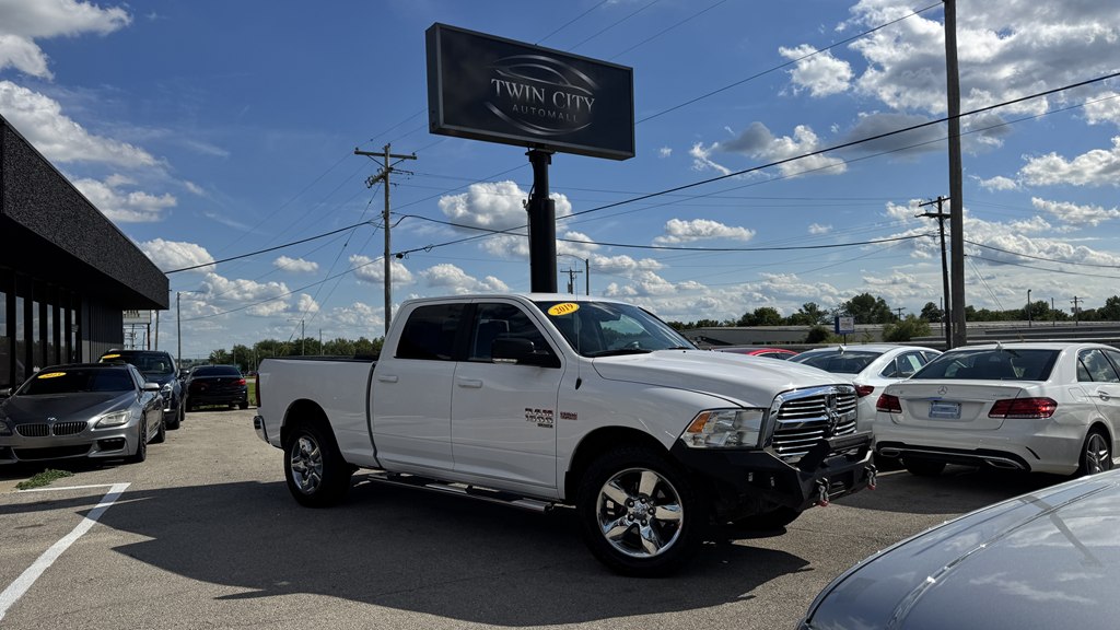 2019 RAM 1500 Classic Big Horn 4x4 Crew Cab 6'4's photo