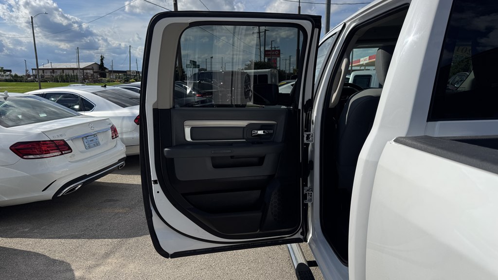 Photo 21 of this RAM 1500 CLASSIC