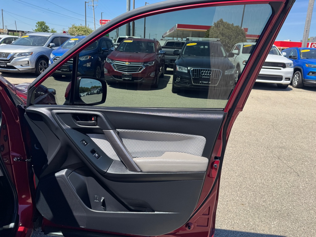 Photo 14 of this SUBARU FORESTER