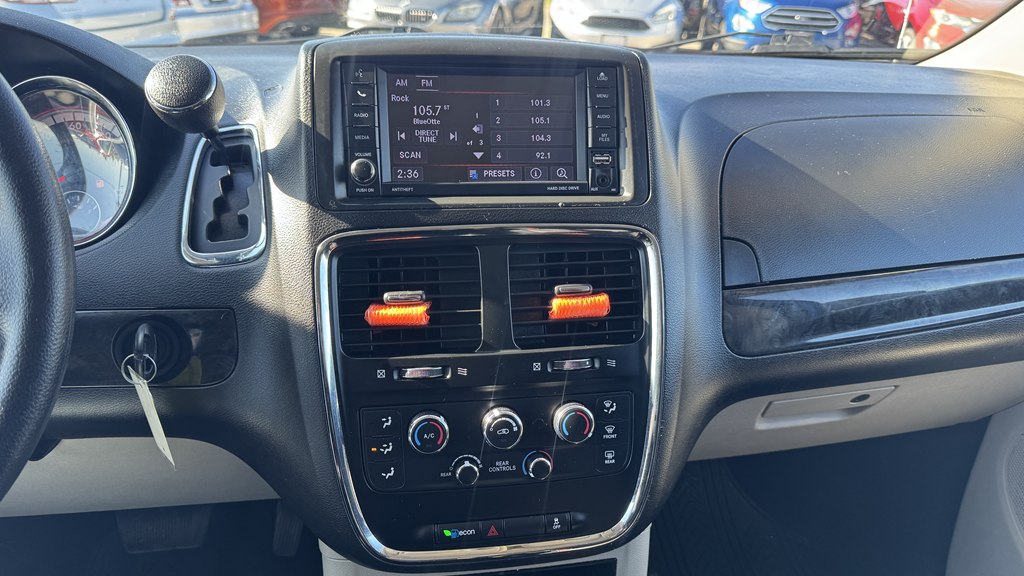 Photo 18 of this DODGE GRAND CARAVAN