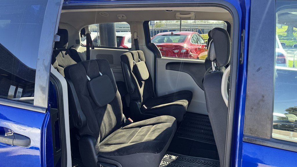 Photo 23 of this DODGE GRAND CARAVAN