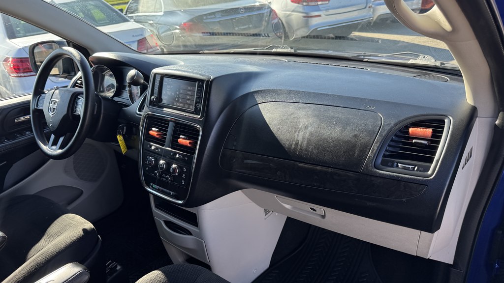 Photo 26 of this DODGE GRAND CARAVAN